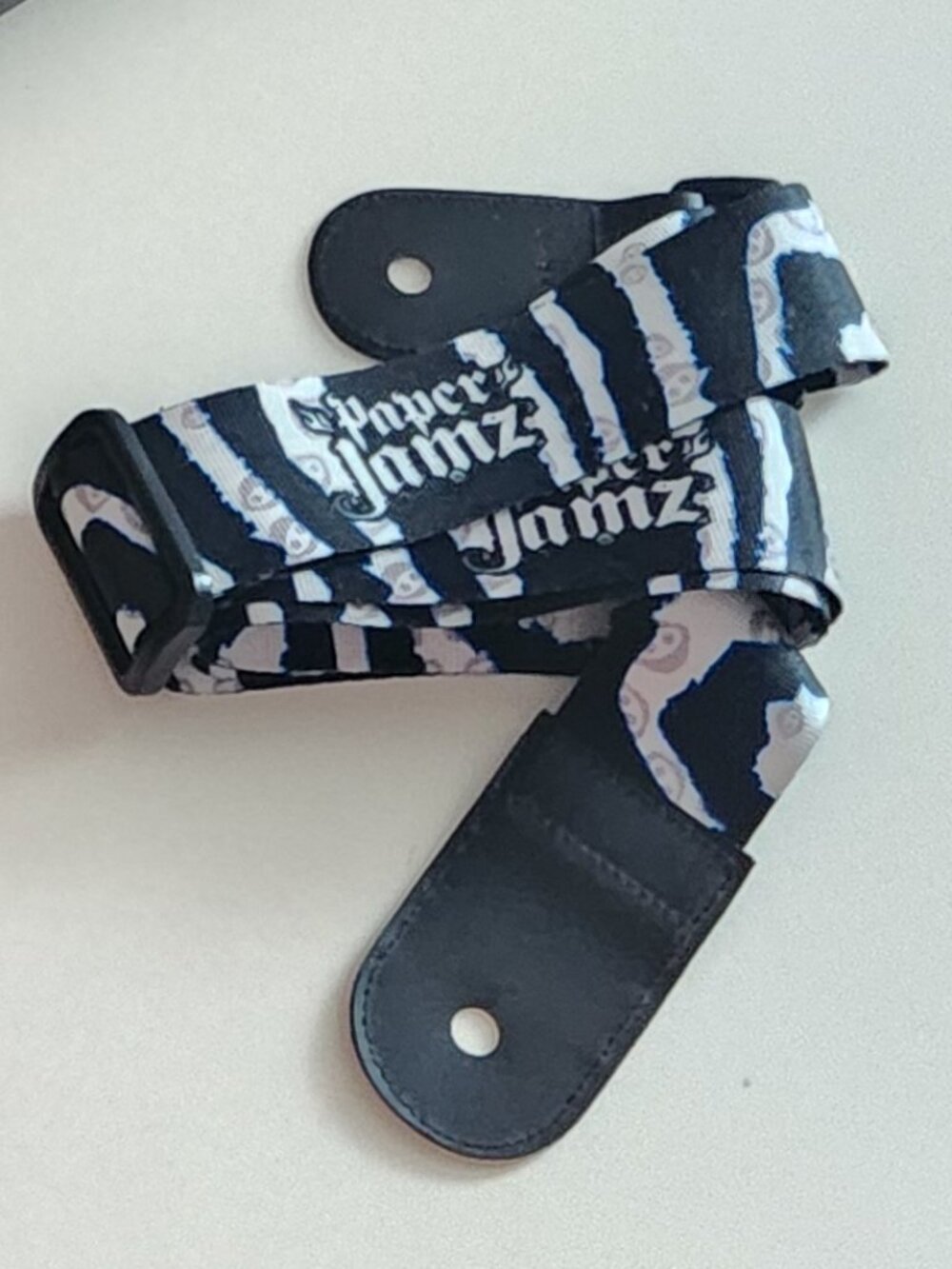 Paper Jamz Pro Series Guitar - Blue 6288 with Black & White Pattern Strap - Picture 5 of 13